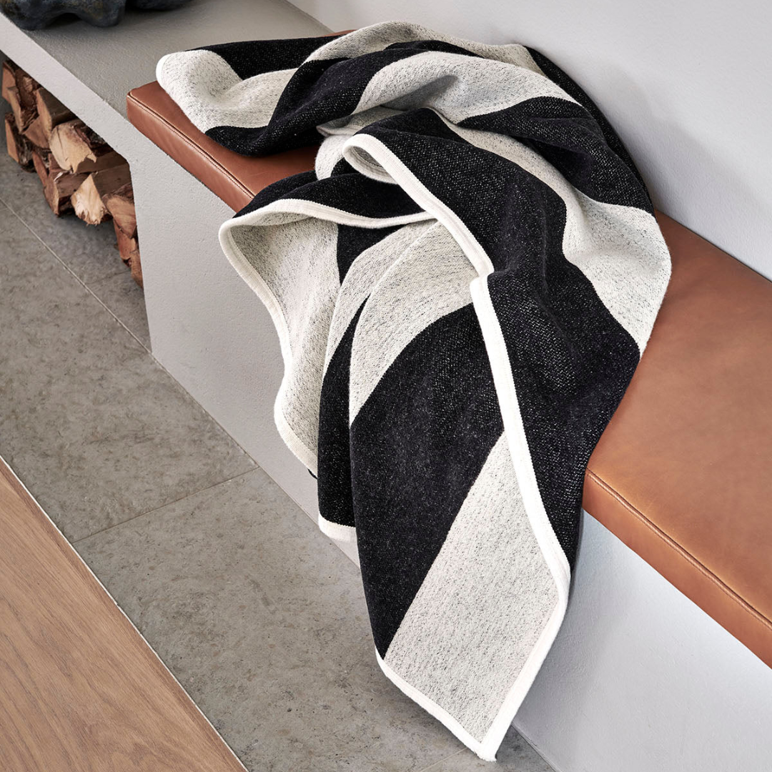 BOB Modern Striped Cotton-Wool Blanket - Reversible Black & White Wide Stripe Throw - Soft Velvet Texture
