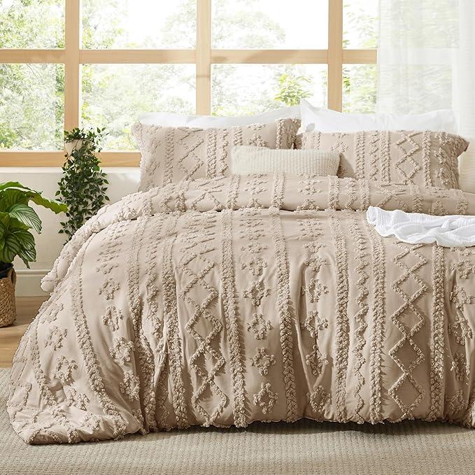 Beige tufted duvet cover set with raised diamond and floral details