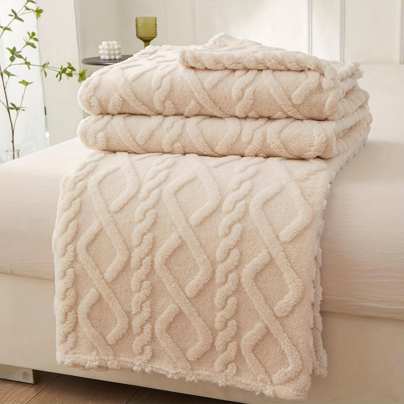 Cozy Lightweight Coral Fleece Blanket – Soft, Versatile Bed Cover for Sofa and Naps 0