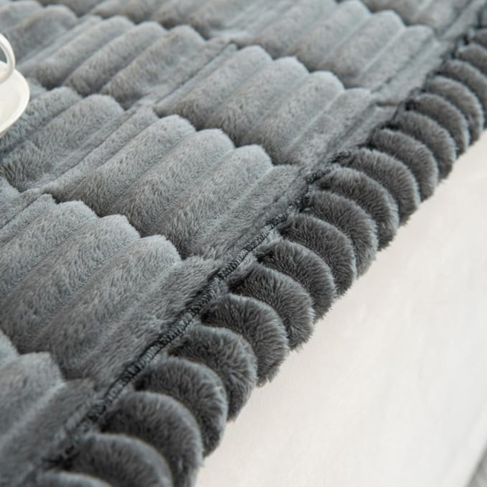 Cozy Plush Sofa Cover – Thick Flannel Fabric with Anti-Slip Design and Hand-Pleated Edges 7