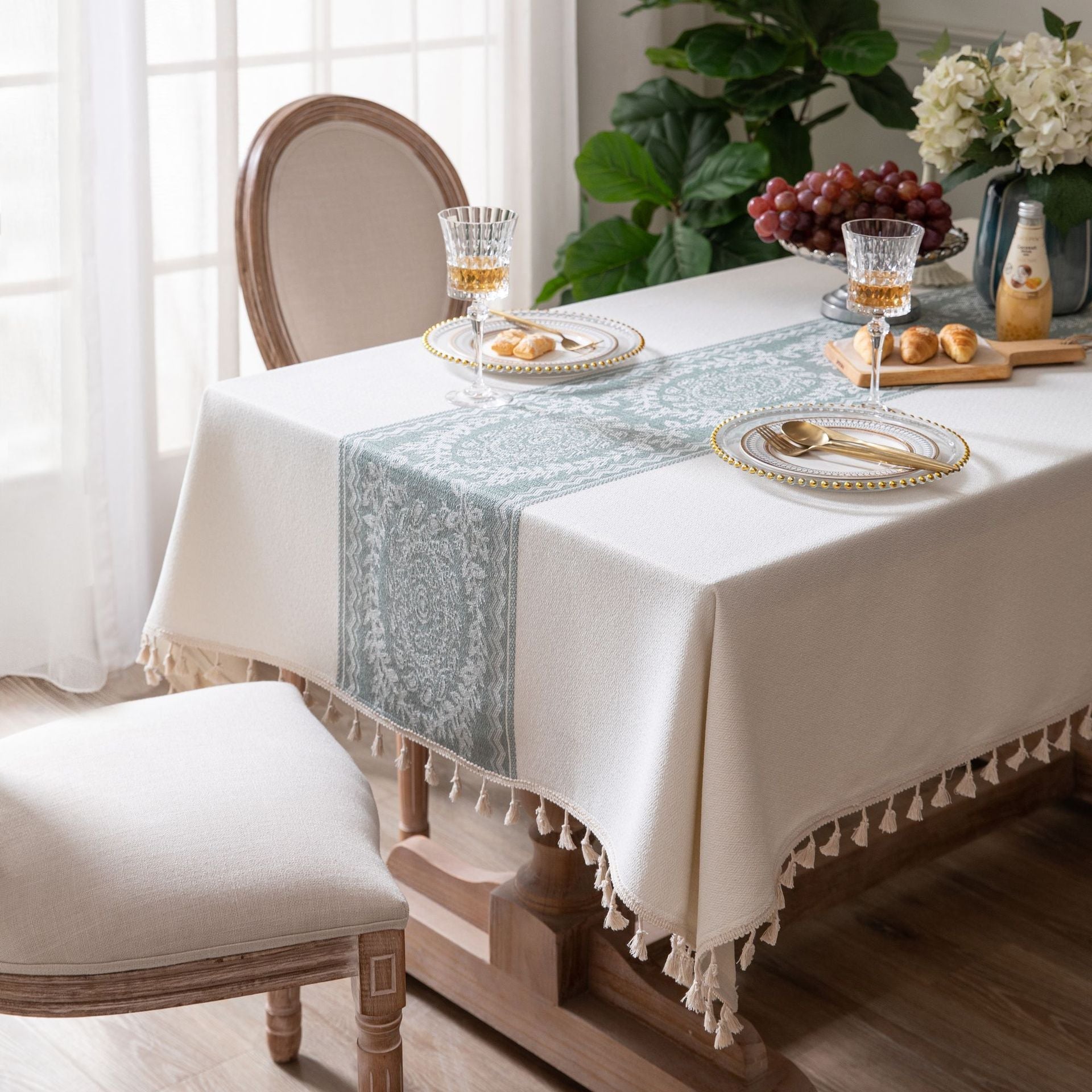 Elegant Bohemian Jacquard Tablecloth – Waterproof, Wrinkle-Resistant Polyester 3