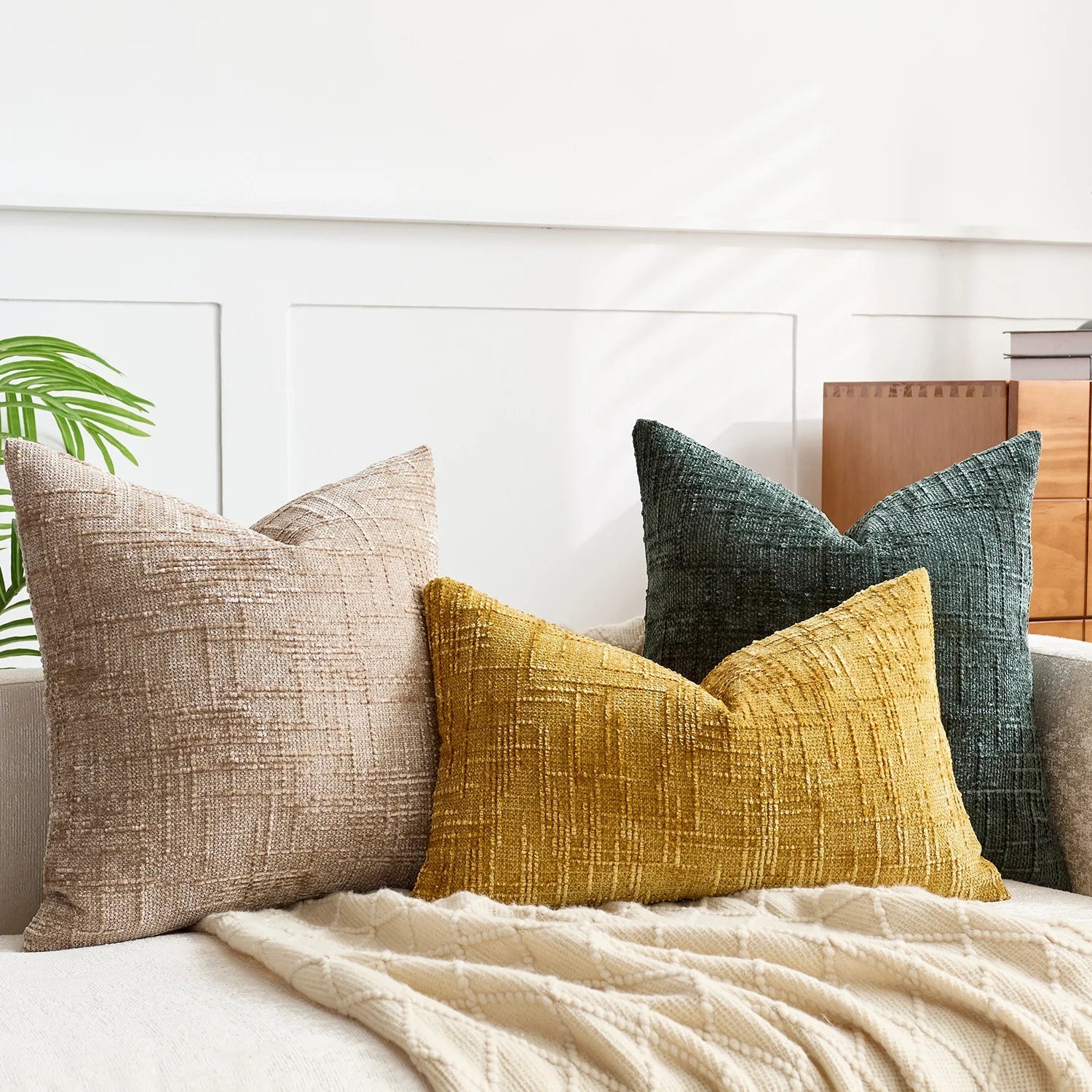 Elegant Chenille Decorative Cushion Cover – Versatile Cozy Design for Couch and Bed 1