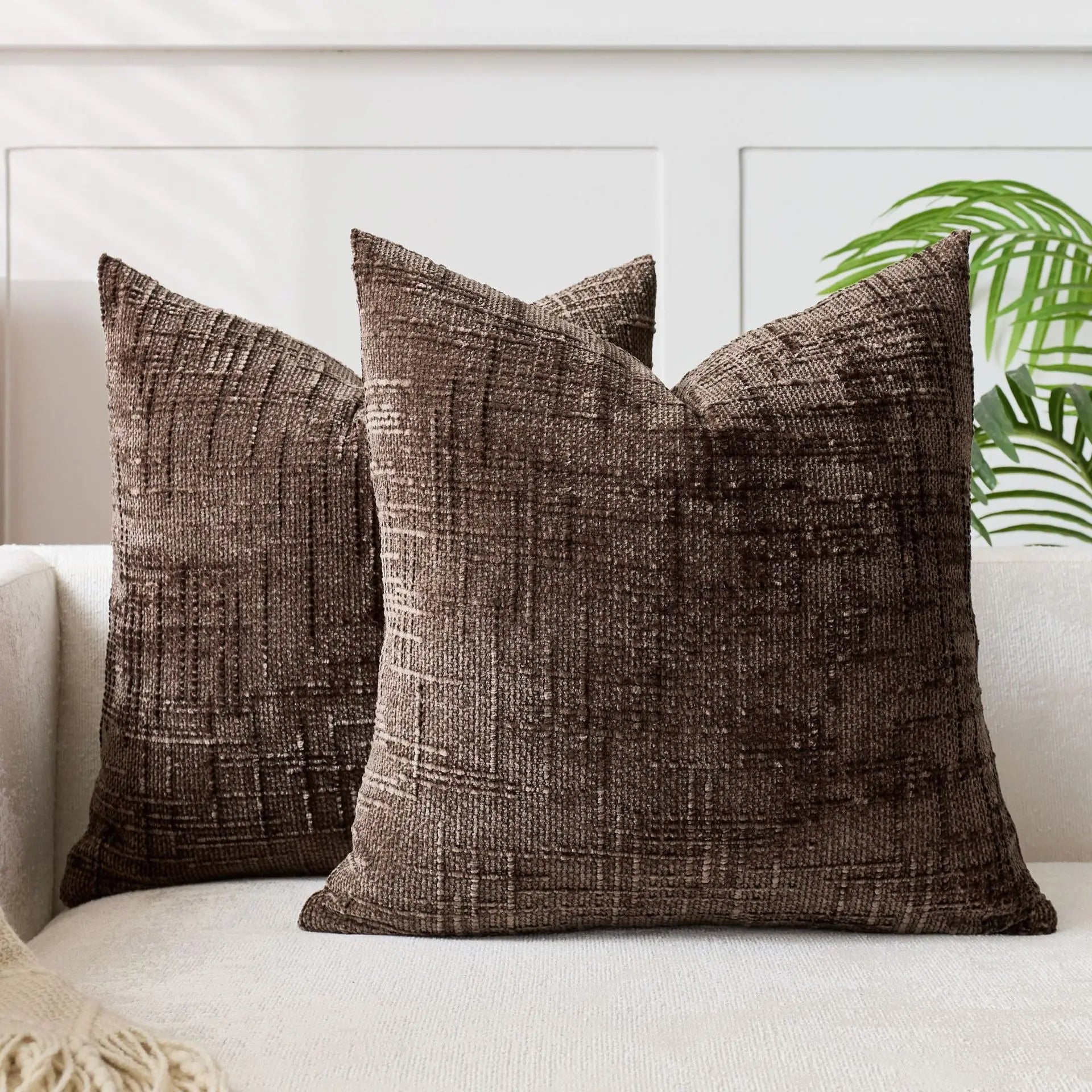 Elegant Chenille Decorative Cushion Cover – Versatile Cozy Design for Couch and Bed 8