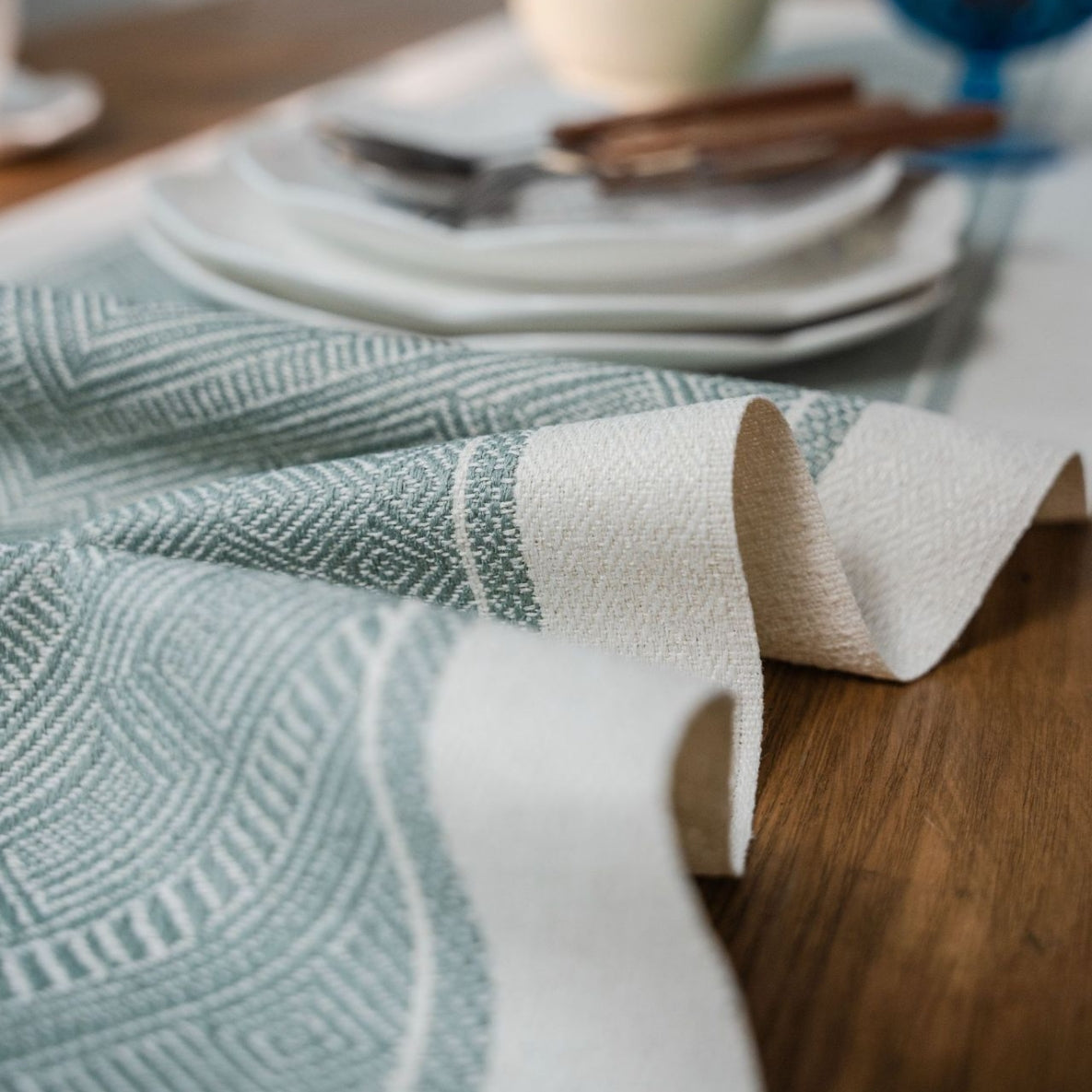 Elegant Geometric Table Runner with Hand-Tassel Edge in Durable Polyester and Linen 8