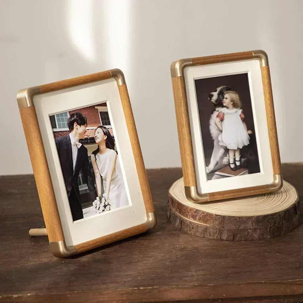 Elegant Wooden Photo Frame with Brass Accents – Freestanding Vintage Design 2