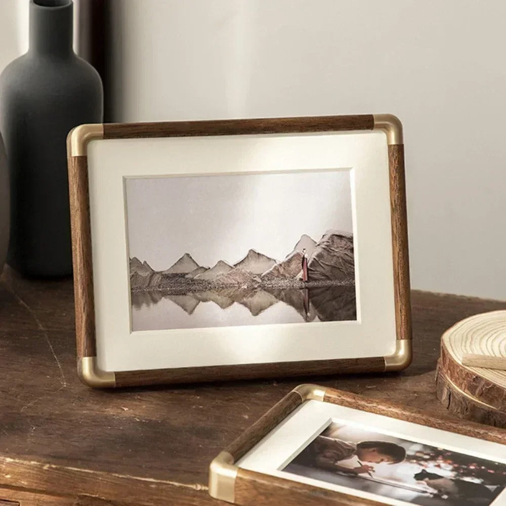 Elegant Wooden Photo Frame with Brass Accents – Freestanding Vintage Design 4