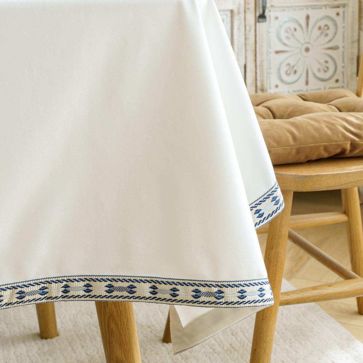 Luxurious Vintage Velvet Tablecloth – Sophisticated Jacquard Edging with Rich Texture 9