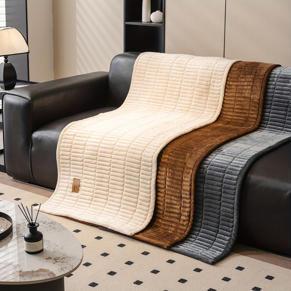 Soft Quilted Couch Cover – Stylish Microfiber Protector for All Sofa Types 5
