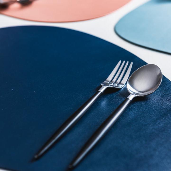 Stylish Leather Placemats Set – Elegant Design with Heat Resistance 4