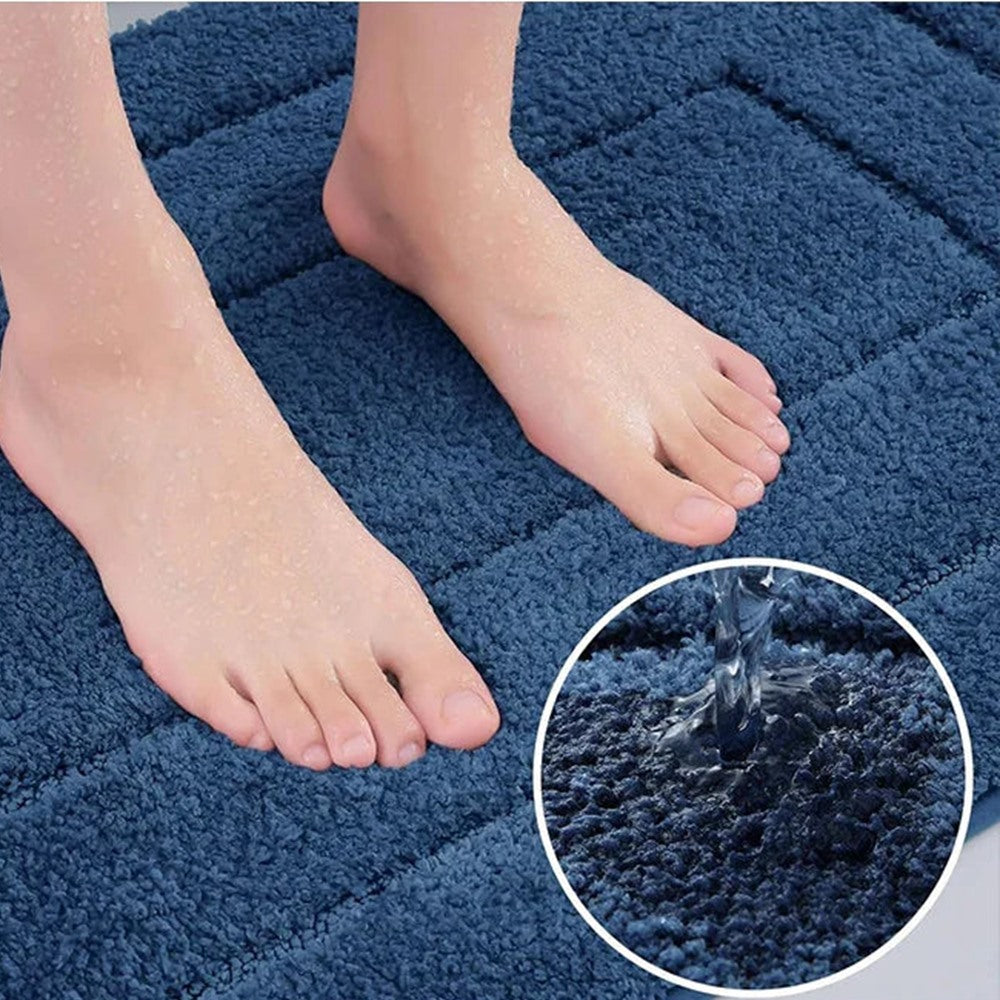 Maintained House Plush Microfiber Bath Mat - Soaking up water