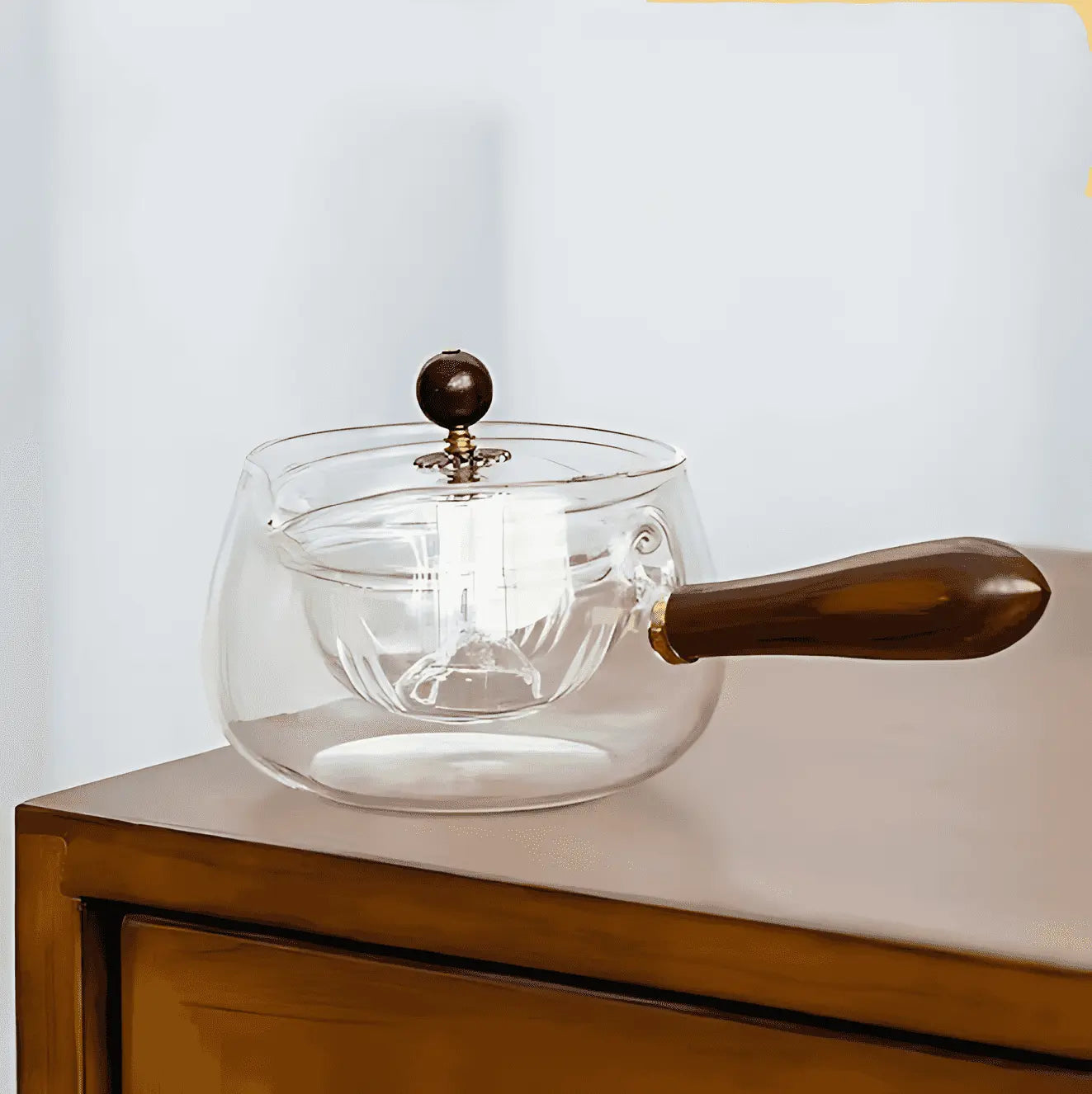 Borosilicate glass teapot with side wood handle and integrated infuser