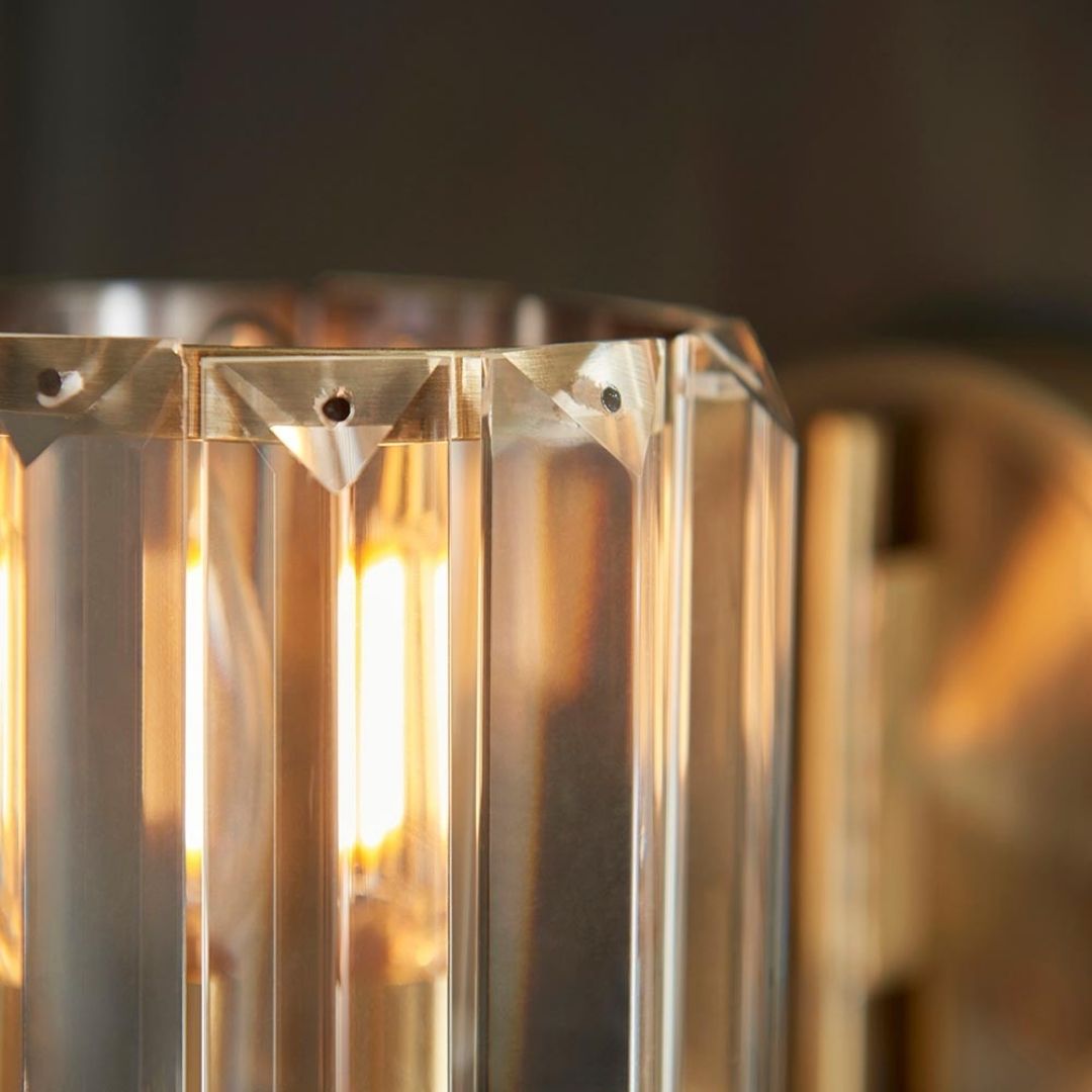 Antique Brass Wall Sconce – Elegant Faceted Glass Shade Design 2