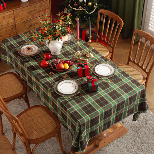 Christmas Tablecloth – Classic Tartan Design in Durable Polyester