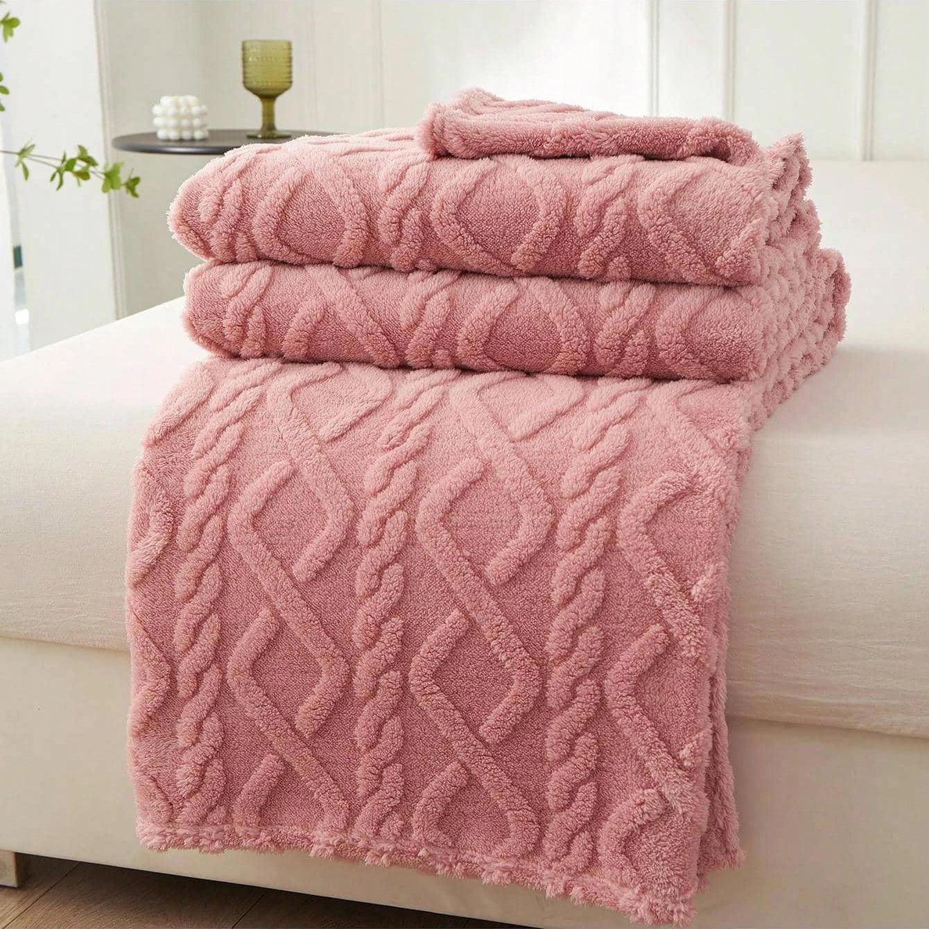 Cozy Lightweight Coral Fleece Blanket – Soft, Versatile Bed Cover for Sofa and Naps 9