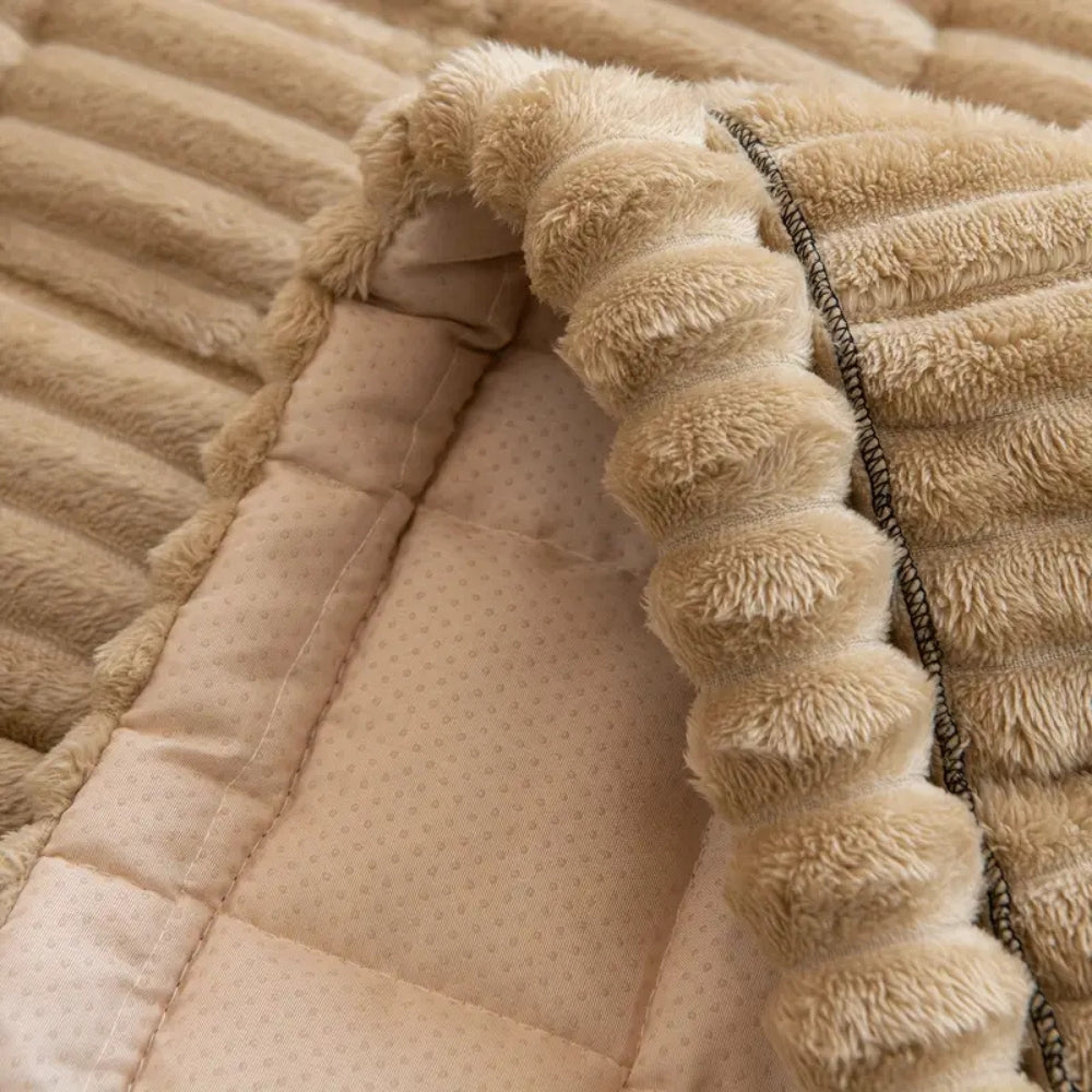 Cozy Plush Sofa Cover – Thick Flannel Fabric with Anti-Slip Design and Hand-Pleated Edges 4