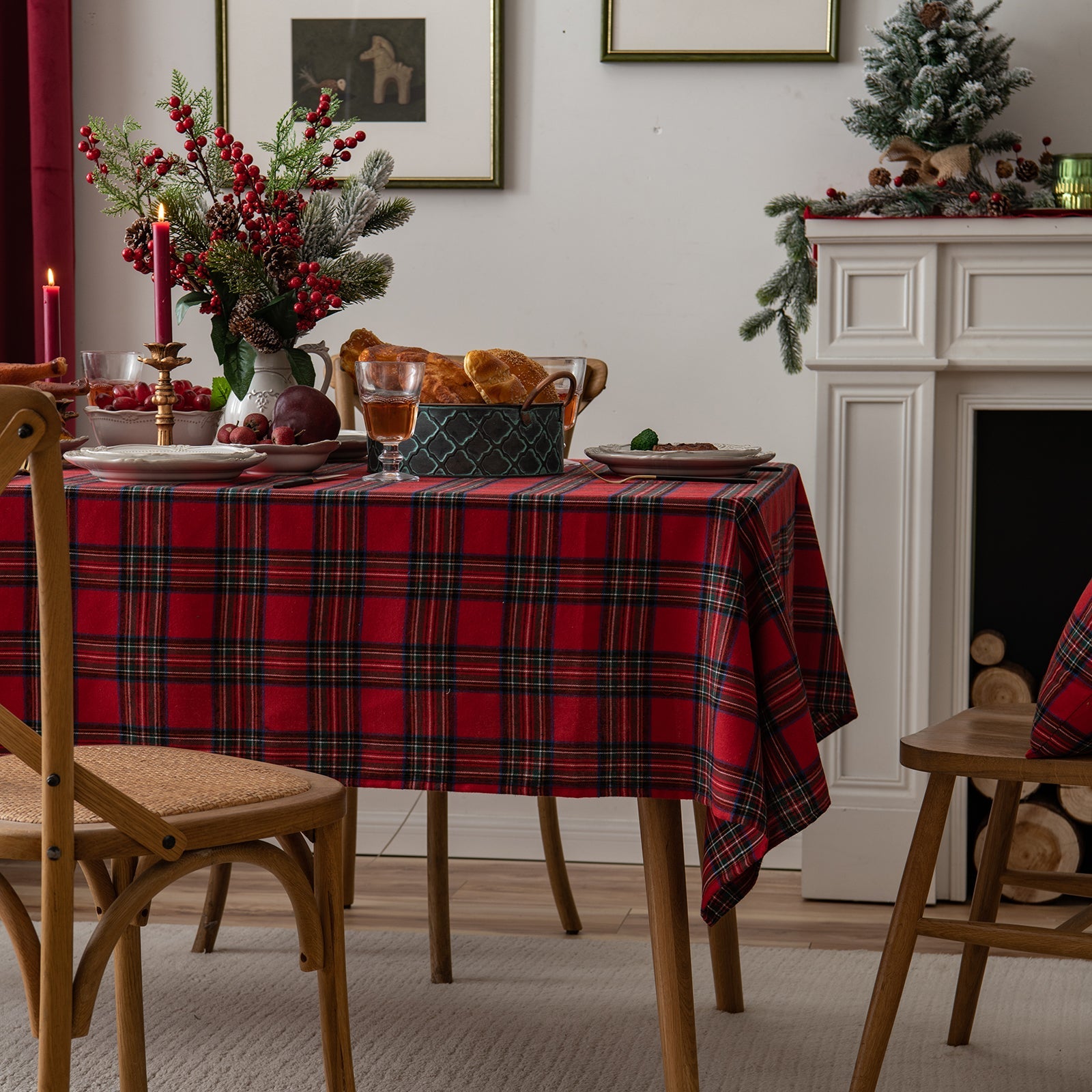 Durable Christmas Tablecloth – Elegant Scottish Tartan Design, Easy to Clean Cotton Polyester 4