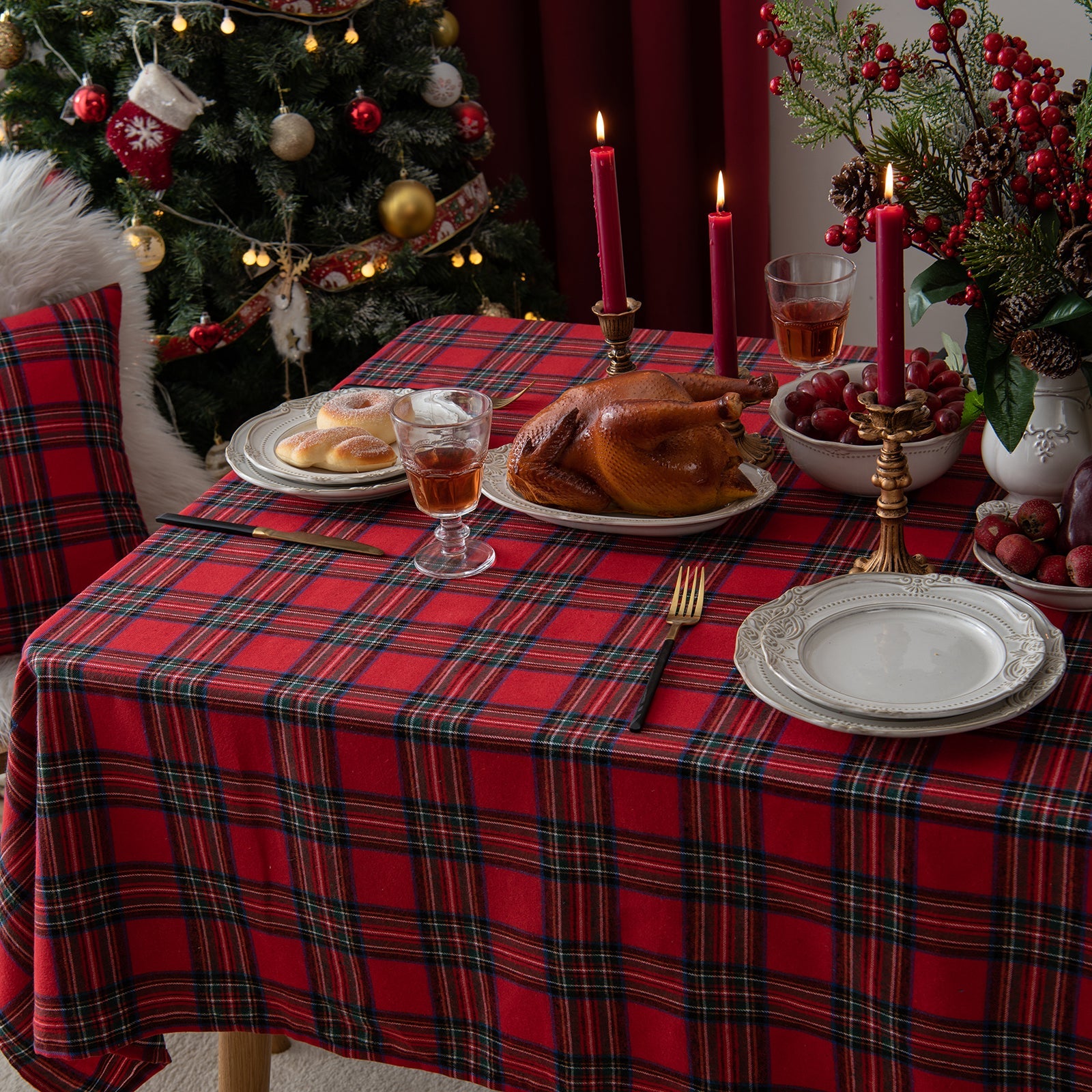 Durable Christmas Tablecloth – Elegant Scottish Tartan Design, Easy to Clean Cotton Polyester 5