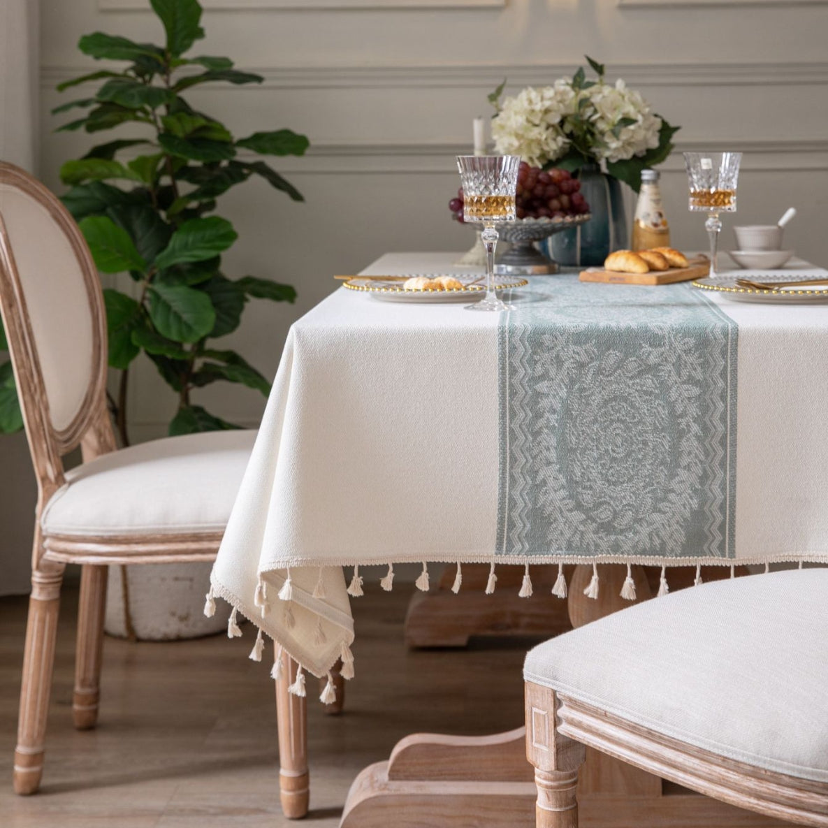 Elegant Bohemian Jacquard Tablecloth – Waterproof, Wrinkle-Resistant Polyester 2