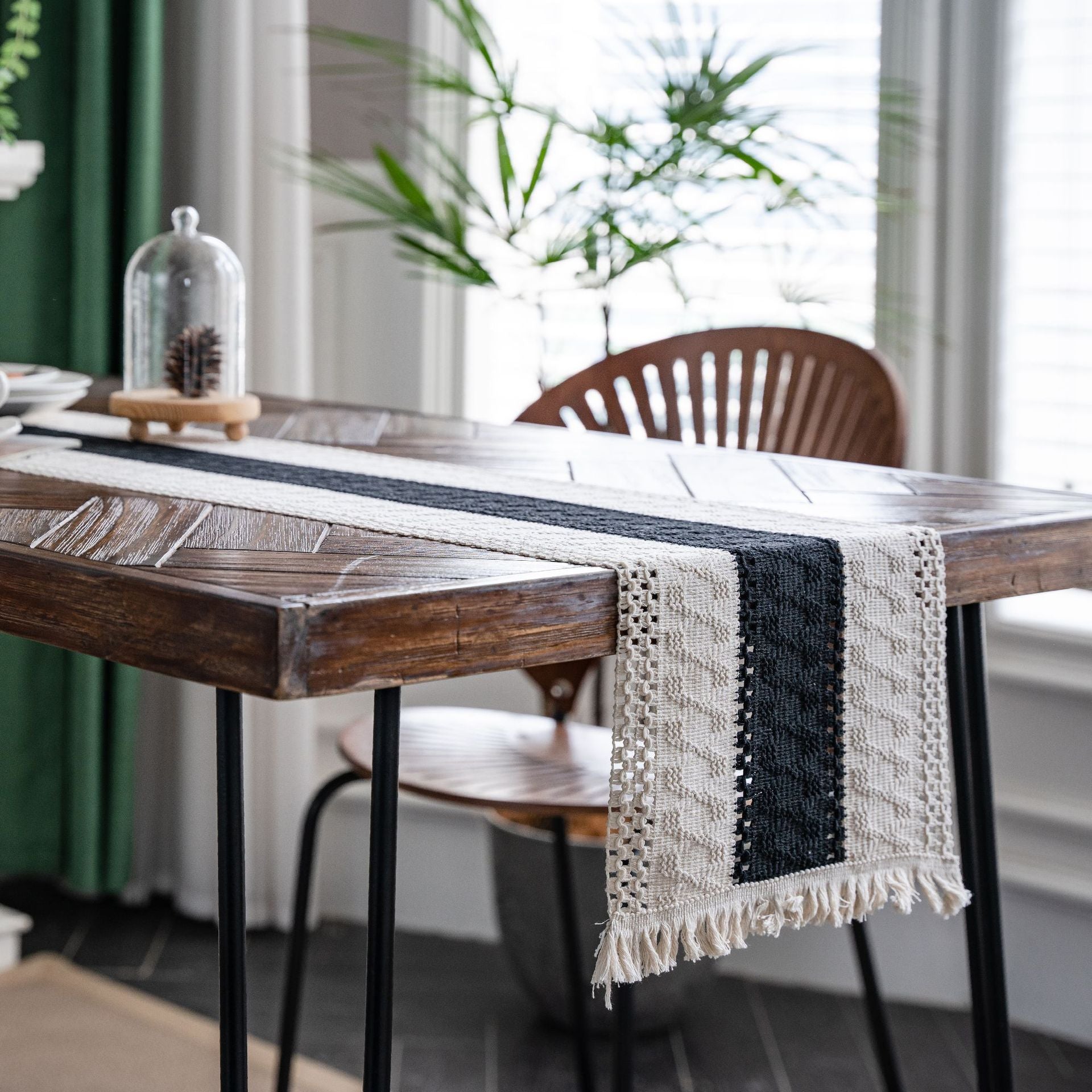 Elegant Boho Linen Table Runner – Unique Woven Design with Tassels 9