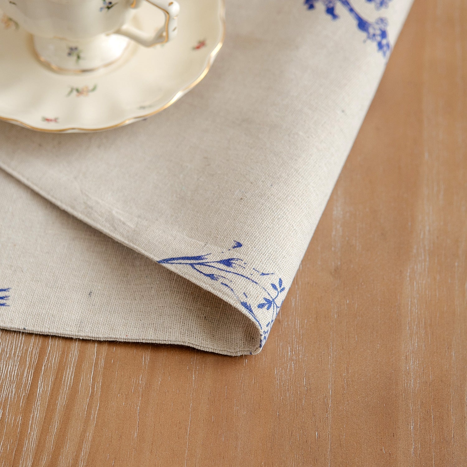 Elegant Botanical Placemats – Soft Cotton Linen Blend with Double-Stitched Durability 7