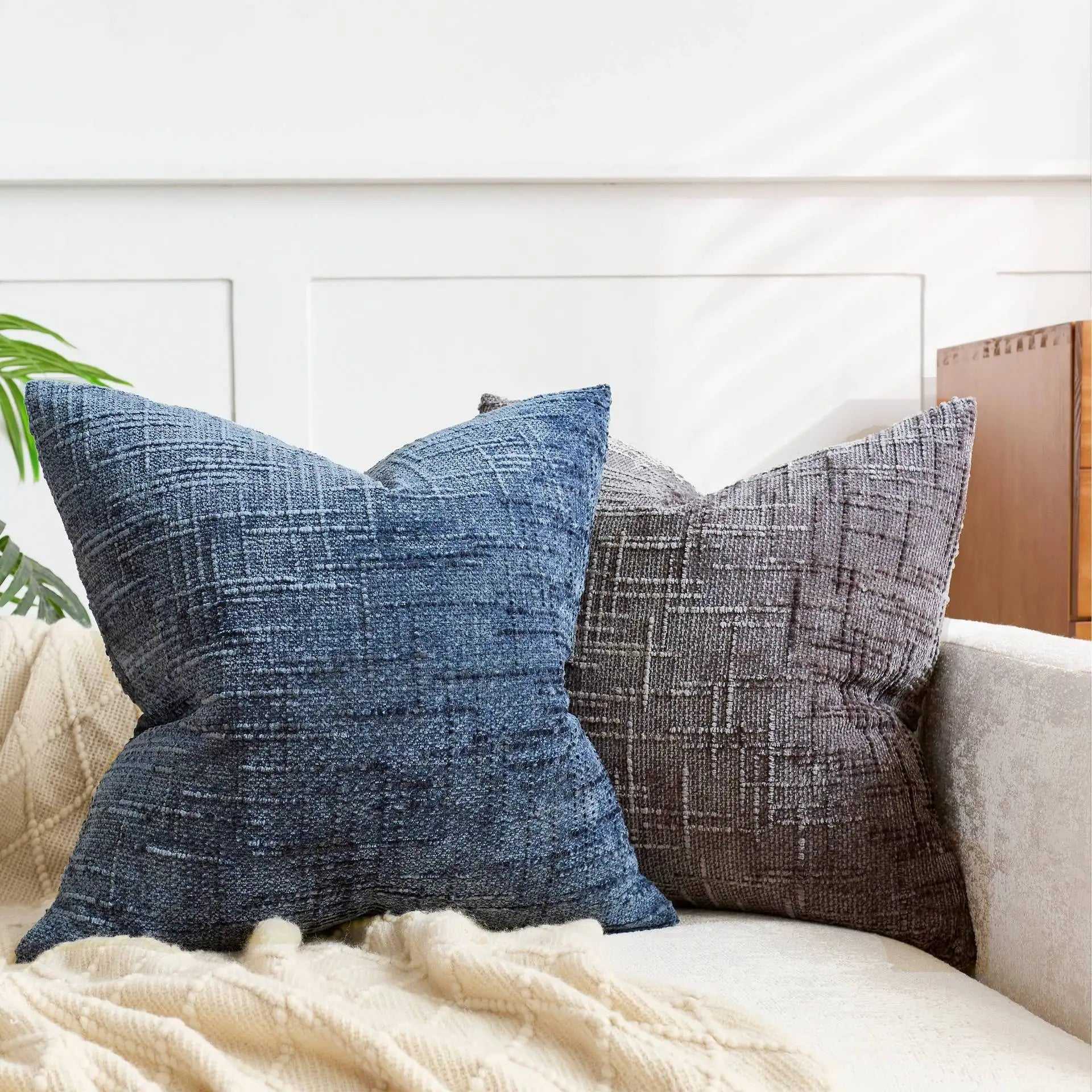 Elegant Chenille Decorative Cushion Cover – Versatile Cozy Design for Couch and Bed 3