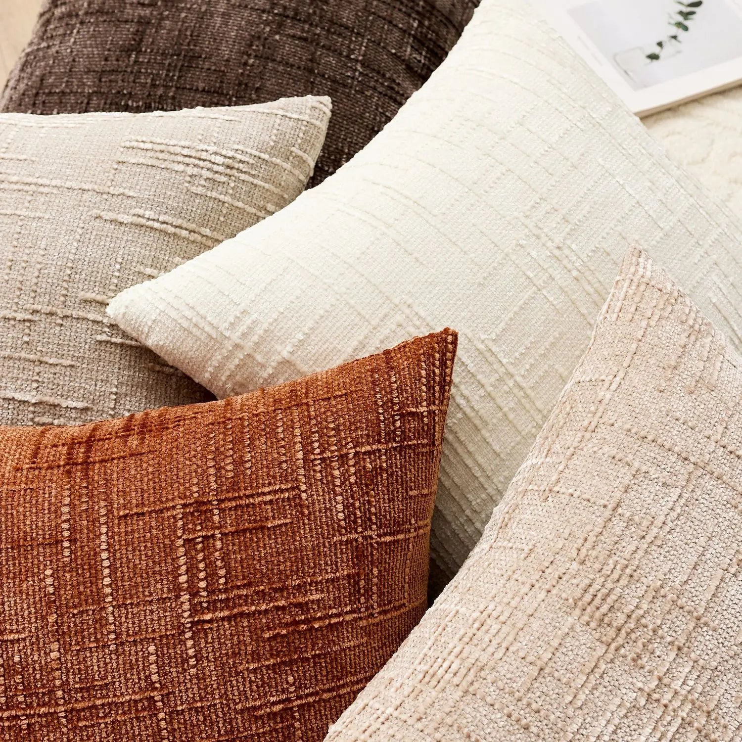 Elegant Chenille Decorative Cushion Cover – Versatile Cozy Design for Couch and Bed 4