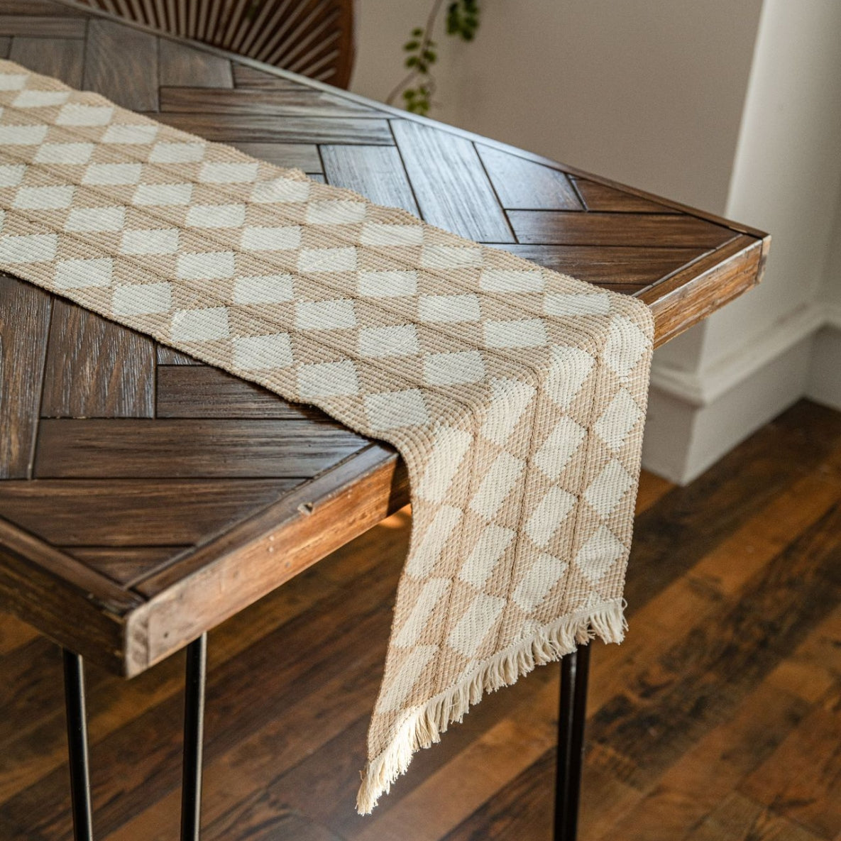 Elegant Diamond Weaving Table Runner – Durable Cotton and Flax Blend with Sophisticated Design 0