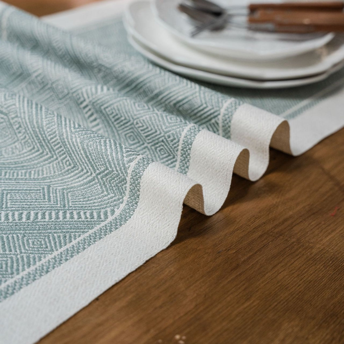 Elegant Geometric Table Runner with Hand-Tassel Edge in Durable Polyester and Linen 6