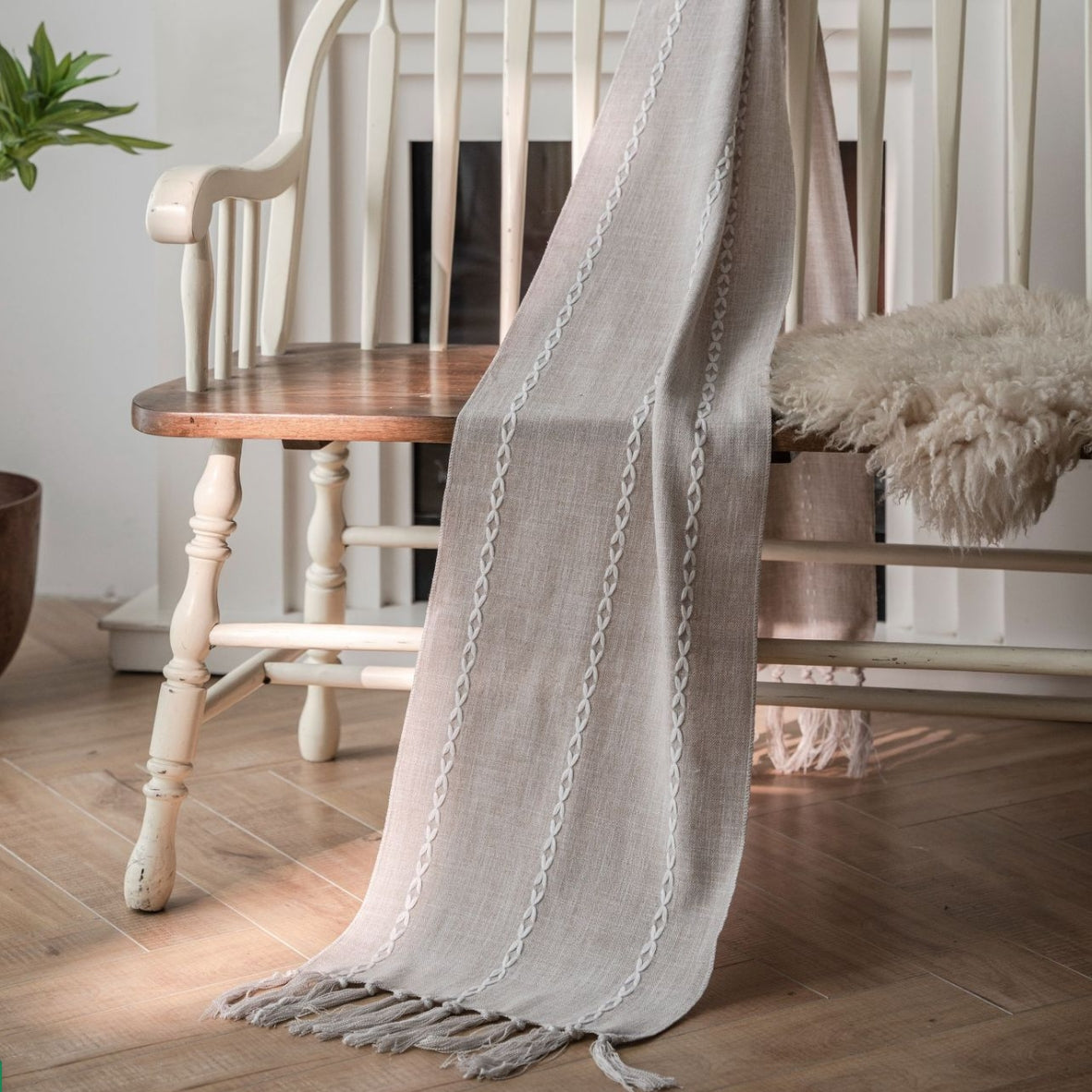 Elegant Handmade Table Runner – Braided Pattern with Tassels in Durable Polyester 5