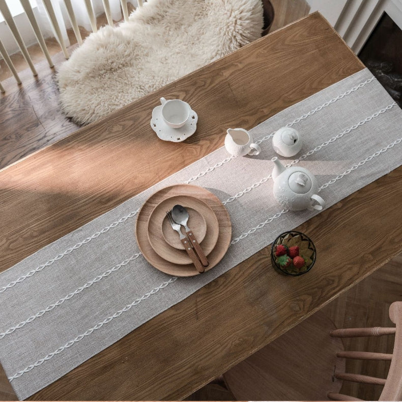 Elegant Handmade Table Runner – Braided Pattern with Tassels in Durable Polyester 6