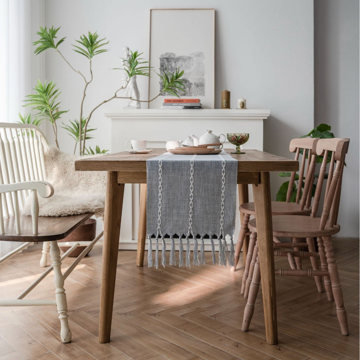 Elegant Handmade Table Runner – Braided Pattern with Tassels in Durable Polyester 9