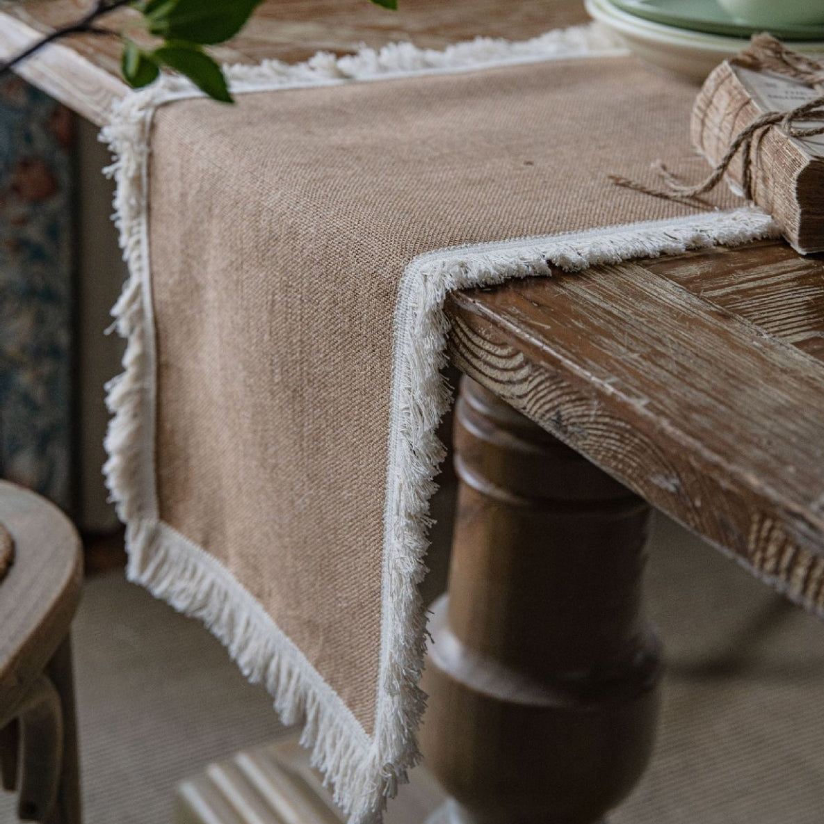 Elegant Natural Jute Table Runner with Frayed Edge – Durable Eco-Friendly Design 0