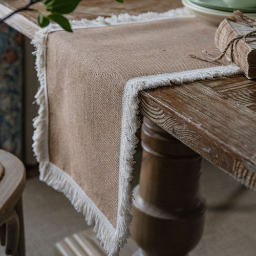 Elegant Natural Jute Table Runner with Frayed Edge – Durable Eco-Friendly Design