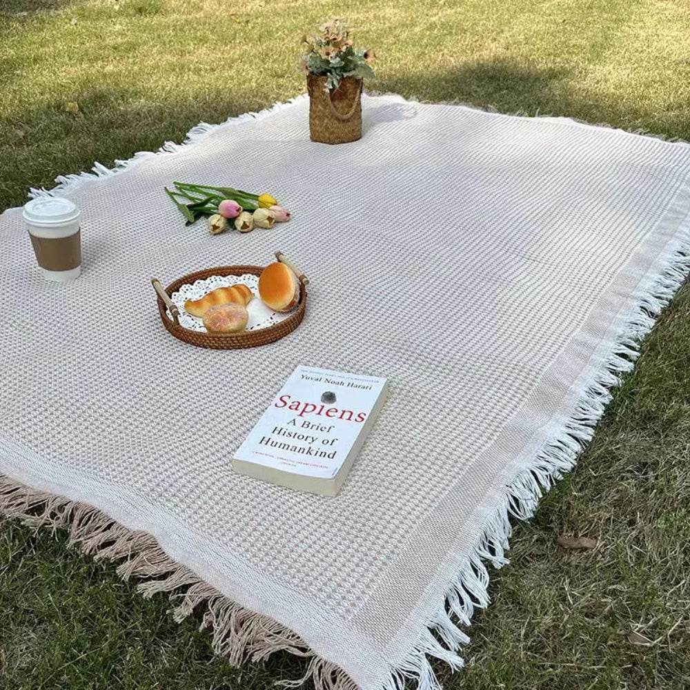 Lightweight Woven Picnic Blanket – Soft, Breathable Fabric with Boho Tassels 0
