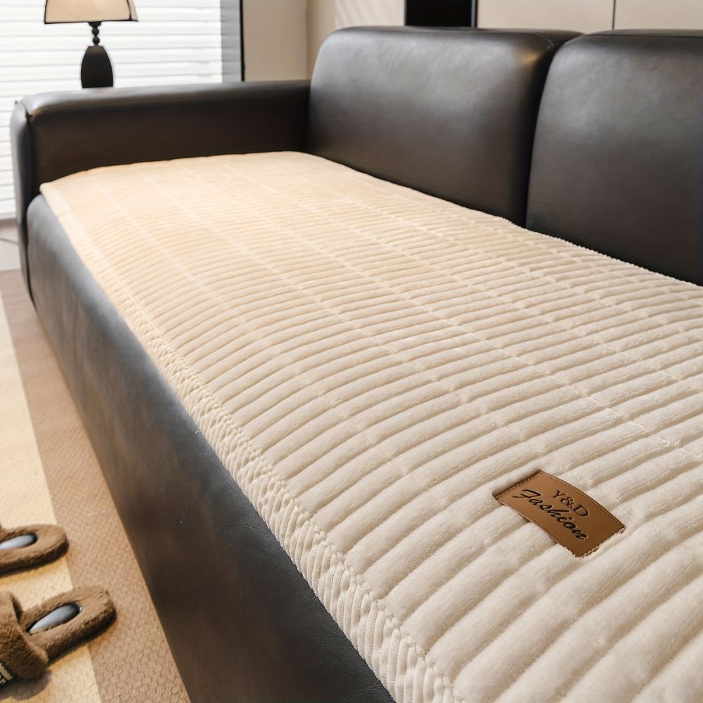 Soft Quilted Couch Cover – Stylish Microfiber Protector for All Sofa Types 0