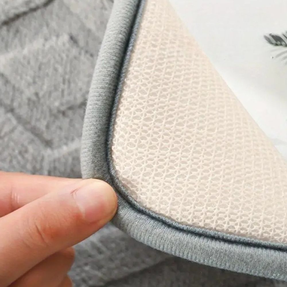 Ultra-Soft Non-Slip Bath Mat – Plush Microfiber with Modern Diamond Design 4