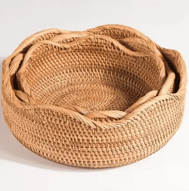 Natural brown wavy edge rattan fruit basket set with scalloped rim